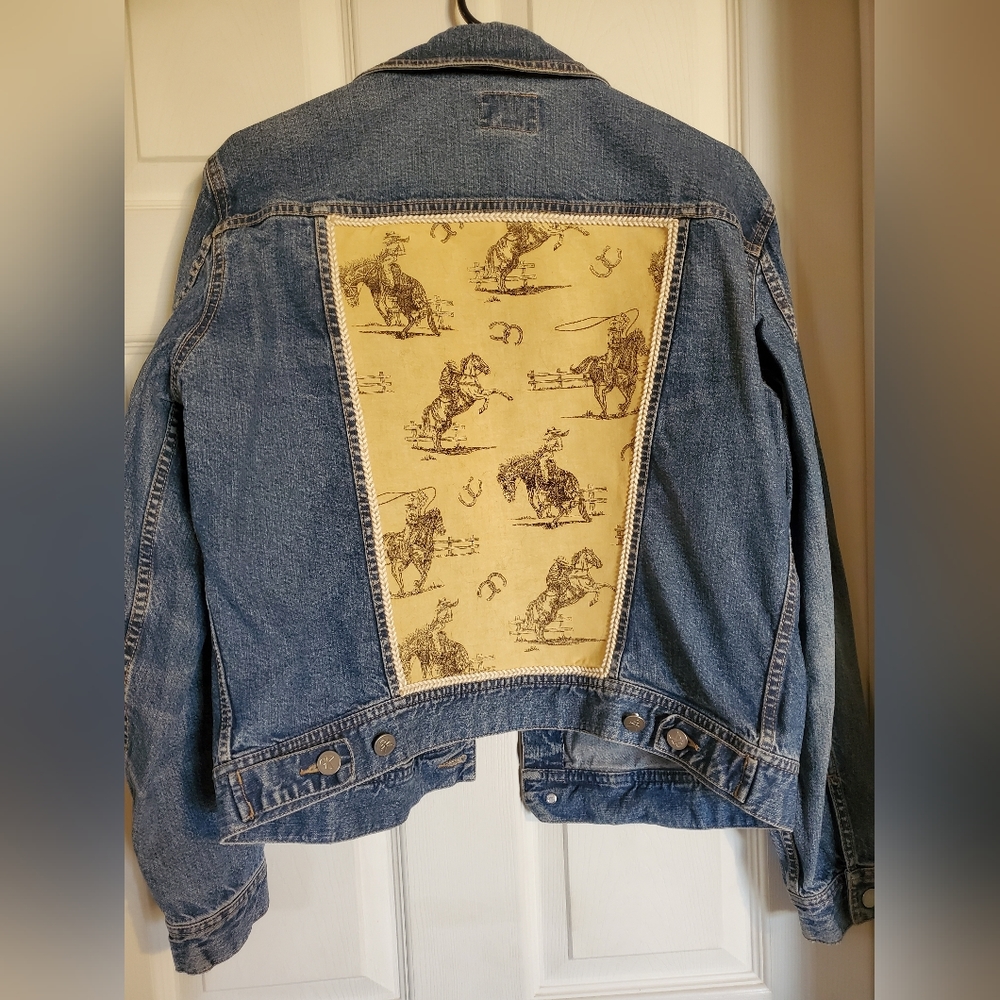 Women's embellished Jean jacket Large